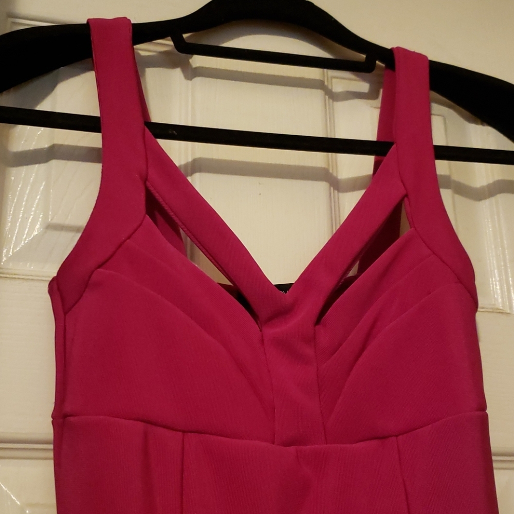 Form-fitting Pink Dress - Picture 2 of 4